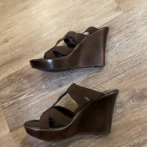 CHARLES BY CHARLES DAVID Brown Mules/Wedges with Elastic Straps - Size 7